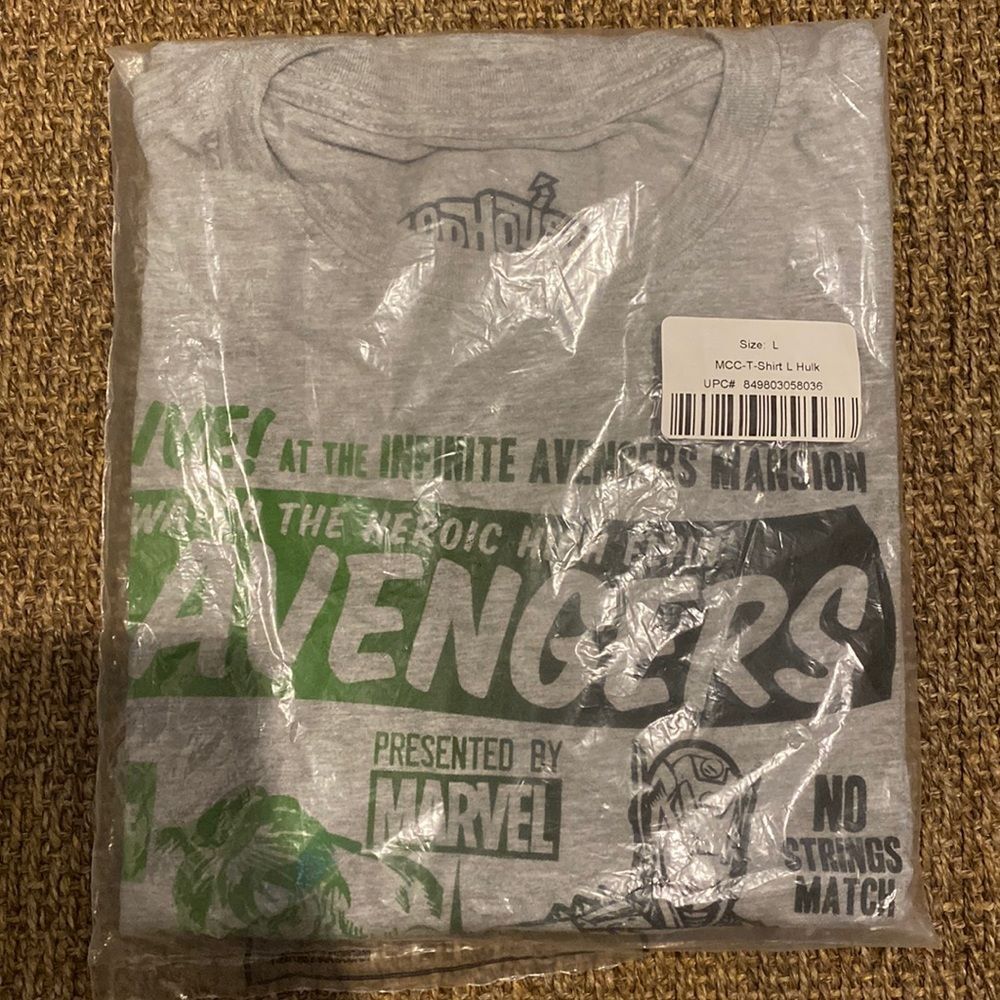 BRAND NEW marvel avengers tee shirt